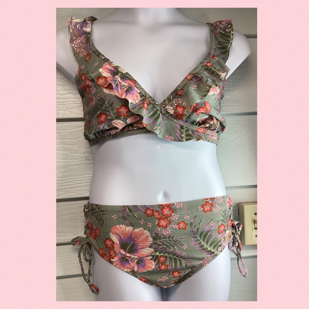 Floral Ruffle Bikini Set 1 - Picture 5 of 5